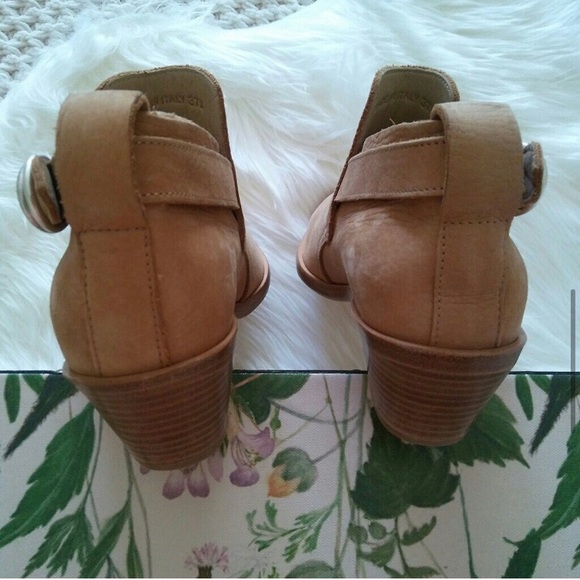 Tan booties - Picture 3 of 3